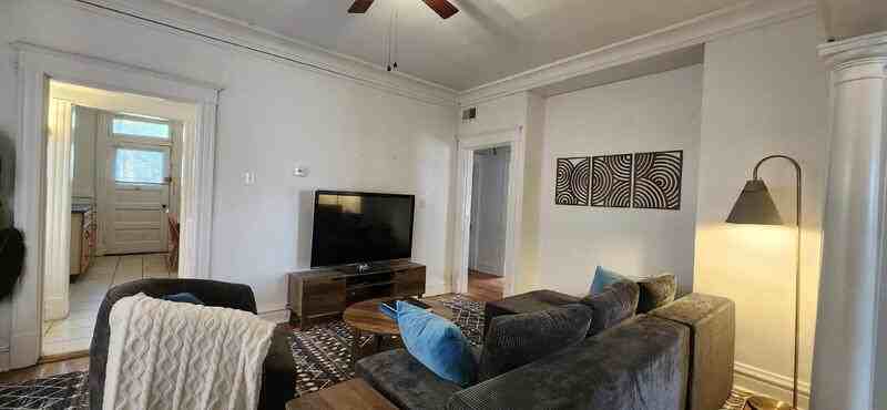 6009 Kingsbury Ave #2ndFL - Photo 4 of 36
