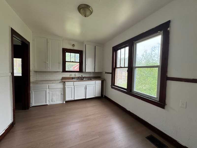 11125 Cloverlawn St - Photo 6 of 16