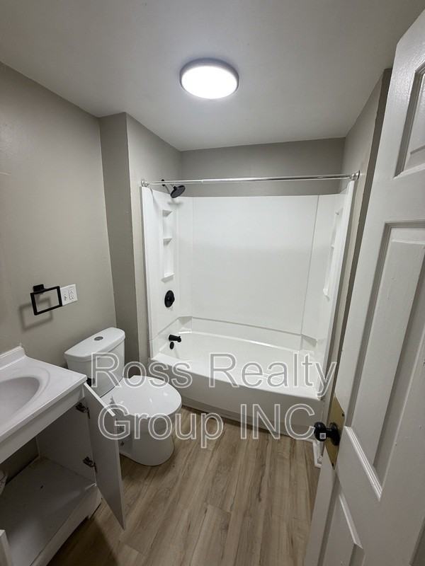 442 Walbridge Ave - Photo 2 of 6