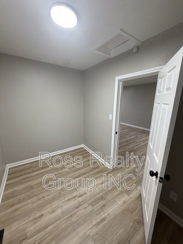 442 Walbridge Ave - Photo 4 of 6