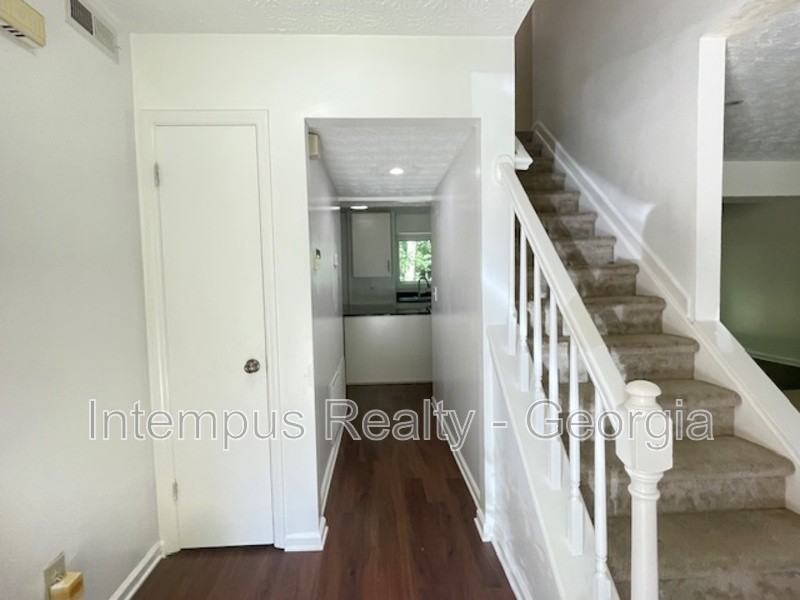 10440 Virginia Pine Ln - Photo 2 of 32