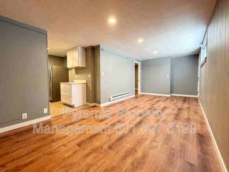 353 S St #D - Photo 3 of 11