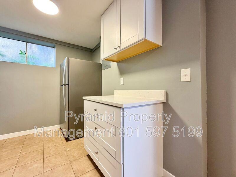 353 S St #D - Photo 6 of 11