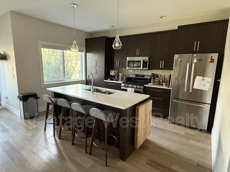 1411 Union Rd - Photo 4 of 19