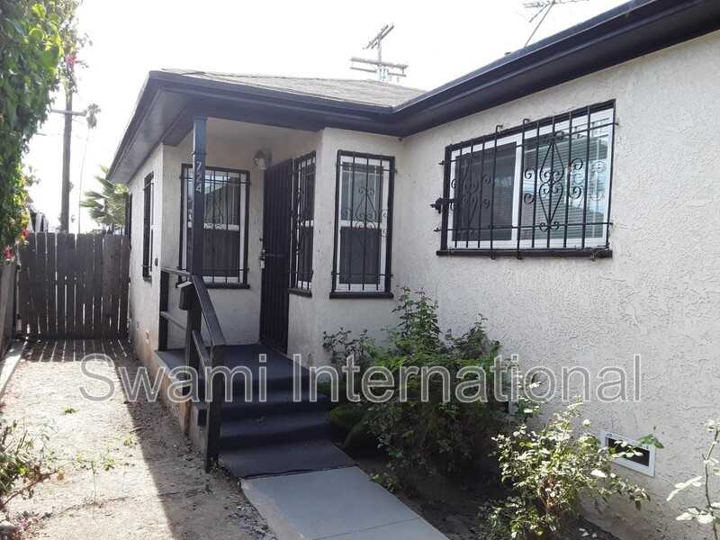 724 W 80th St - Photo 4 of 24