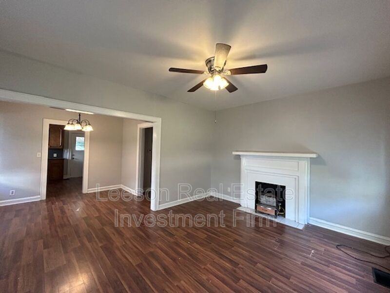 225 E Elmwood St - Photo 2 of 15