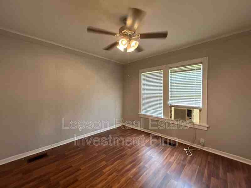 225 E Elmwood St - Photo 7 of 15