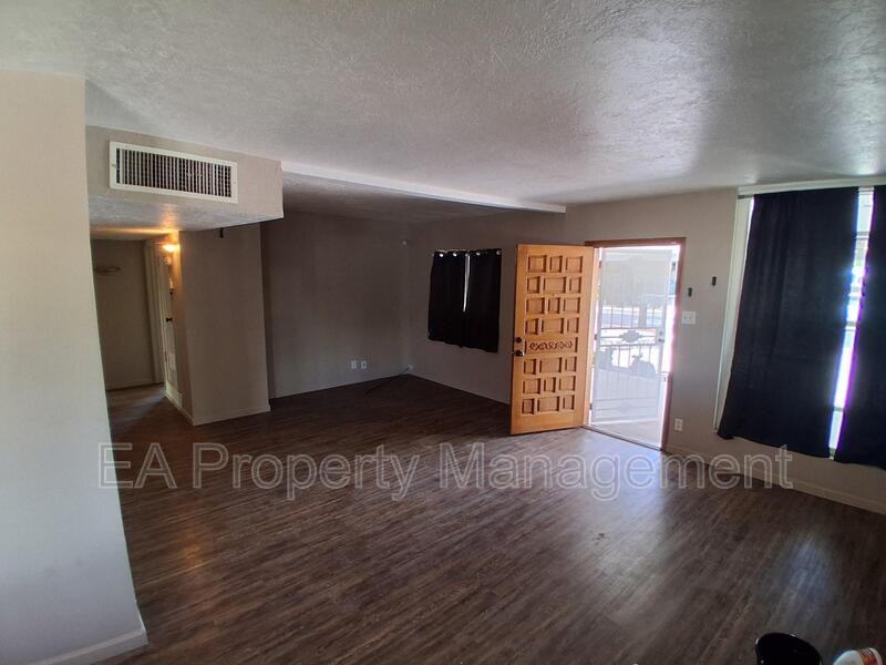 8910 Fairbanks Rd Ne - Photo 5 of 10