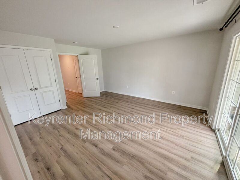 1404 Whitehurst Way - Photo 4 of 24