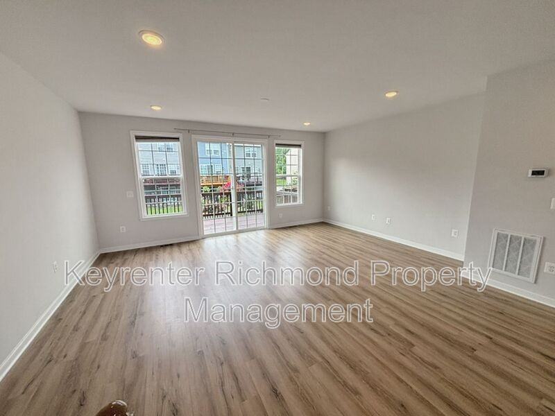1404 Whitehurst Way - Photo 7 of 24