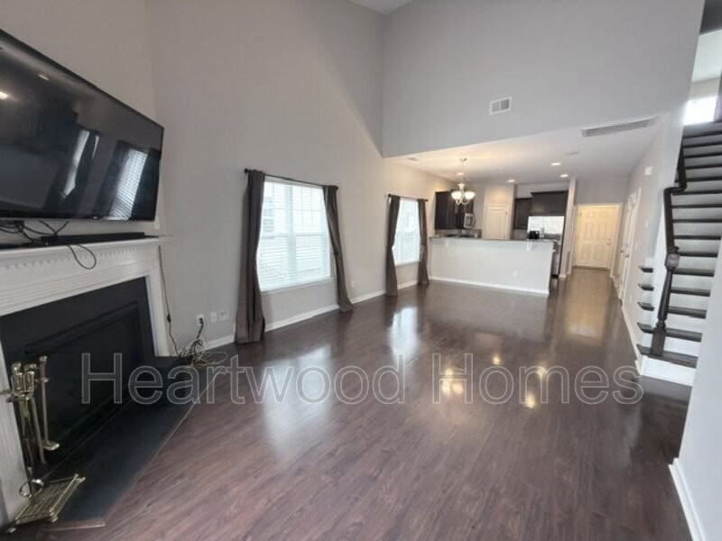 205 Canal Place Dr - Photo 3 of 43