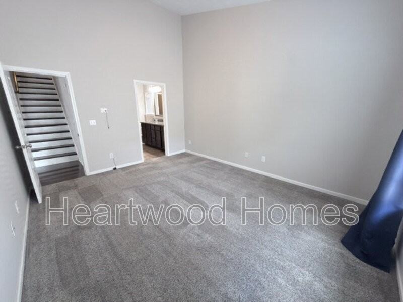 205 Canal Place Dr - Photo 5 of 43