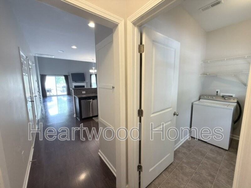 205 Canal Place Dr - Photo 7 of 43