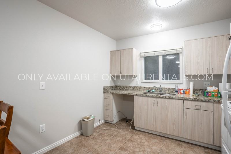 884 En #E2-1 - Photo 5 of 27