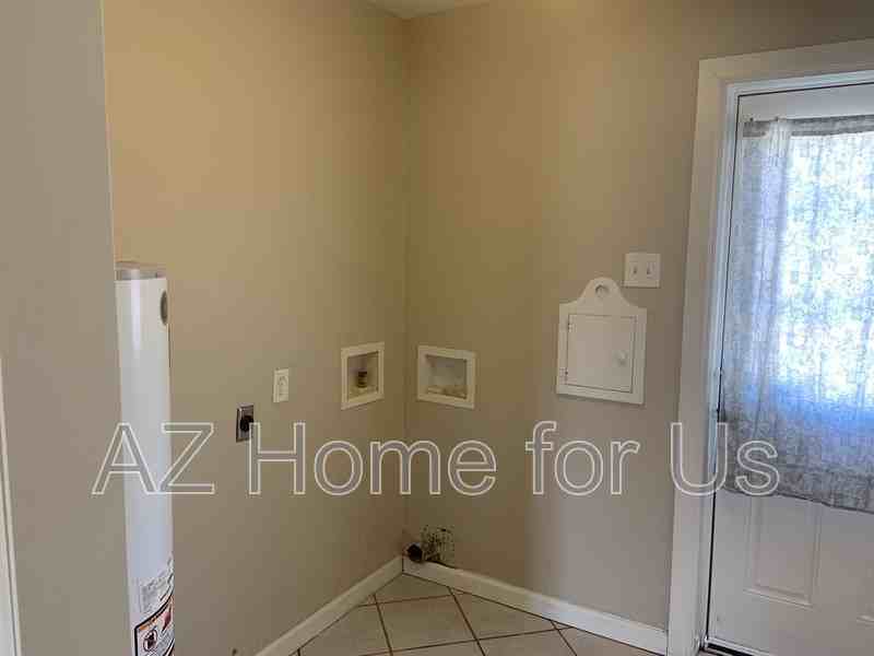 1722 W Osborn Rd - Photo 6 of 10