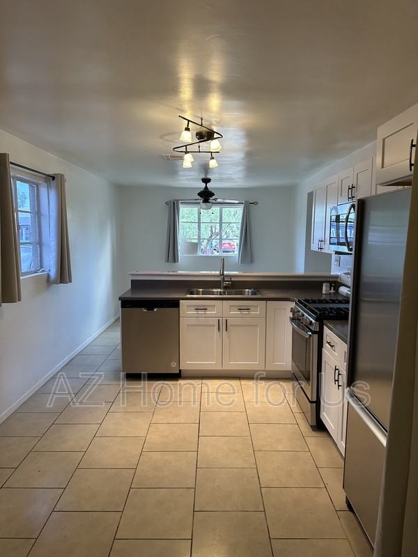 2942 W Butler Dr - Photo 5 of 14