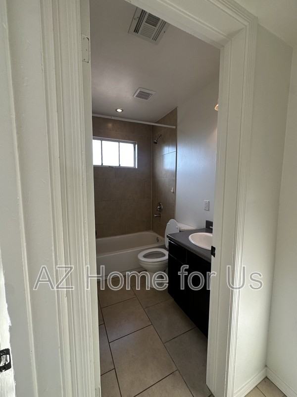 2942 W Butler Dr - Photo 7 of 14