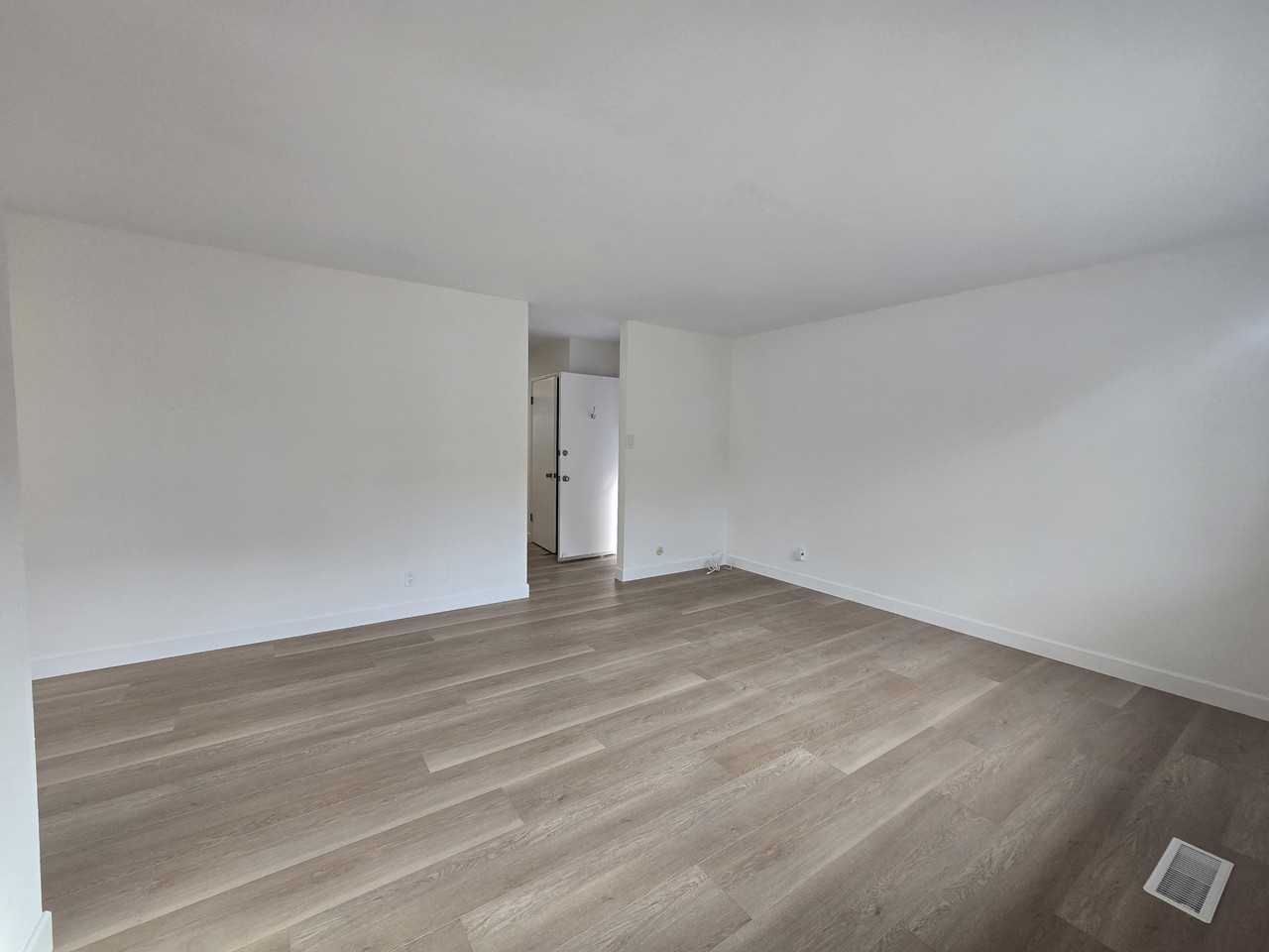 910 Academy Ave - Photo 3 of 18
