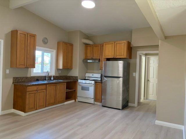 1782 Bainbridge St - Photo 2 of 7