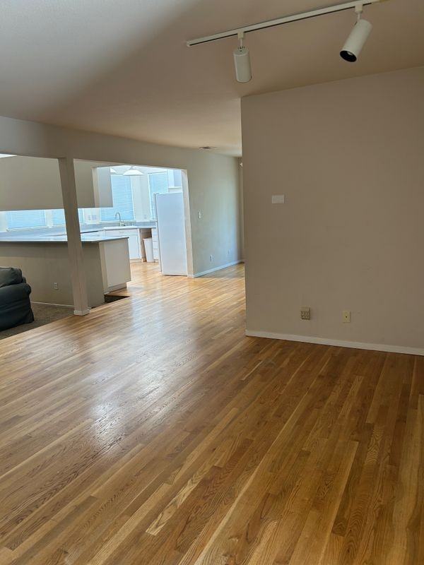 399 Jaycee Dr - Photo 4 of 26