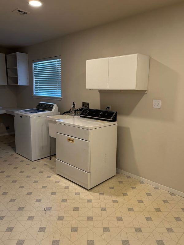 399 Jaycee Dr - Photo 3 of 26