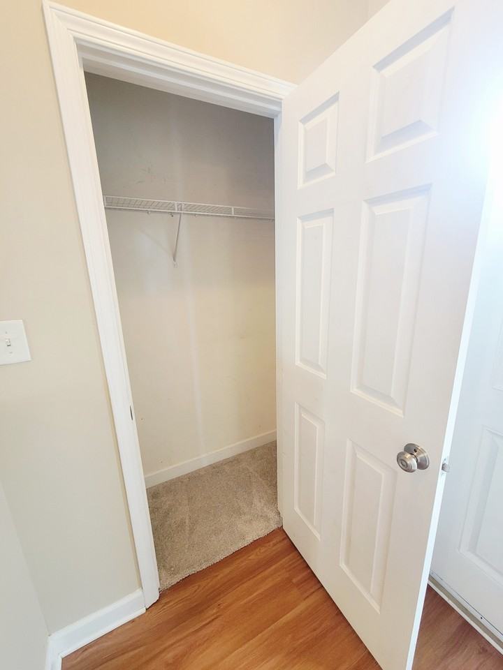 8327 Glenwood Springs Ct - Photo 4 of 47