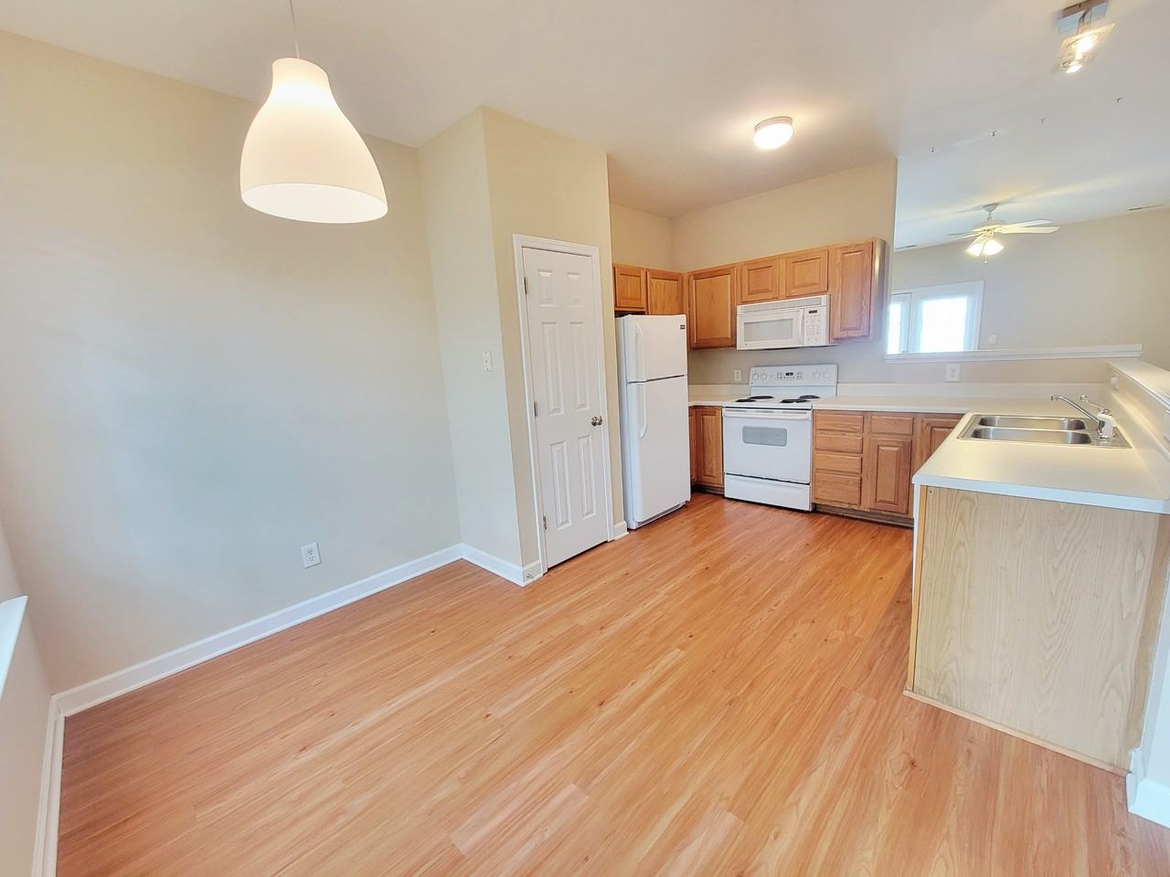 8327 Glenwood Springs Ct - Photo 6 of 47
