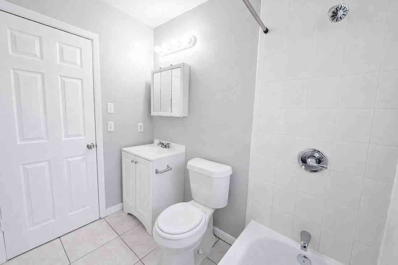 3707 E North Bay St - Photo 3 of 9