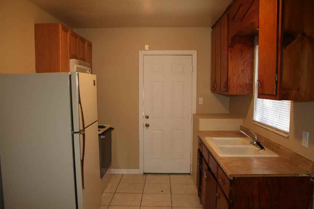 3707 E North Bay St - Photo 7 of 9