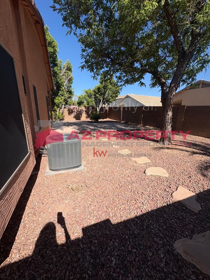 15745 W Latham St - Photo 3 of 23