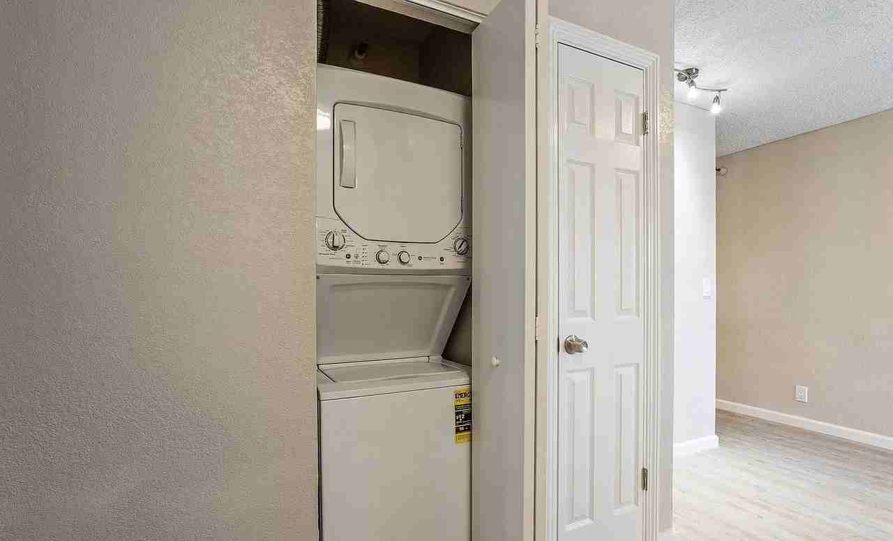 240 N Bayshore Blvd #101 - Photo 6 of 9