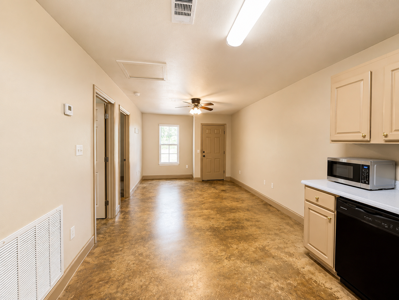 10 Nwr Ln #D - Photo 3 of 12
