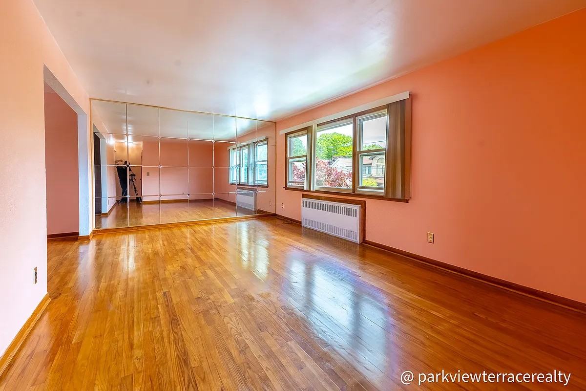 192 Raritan Ave - Photo 2 of 21