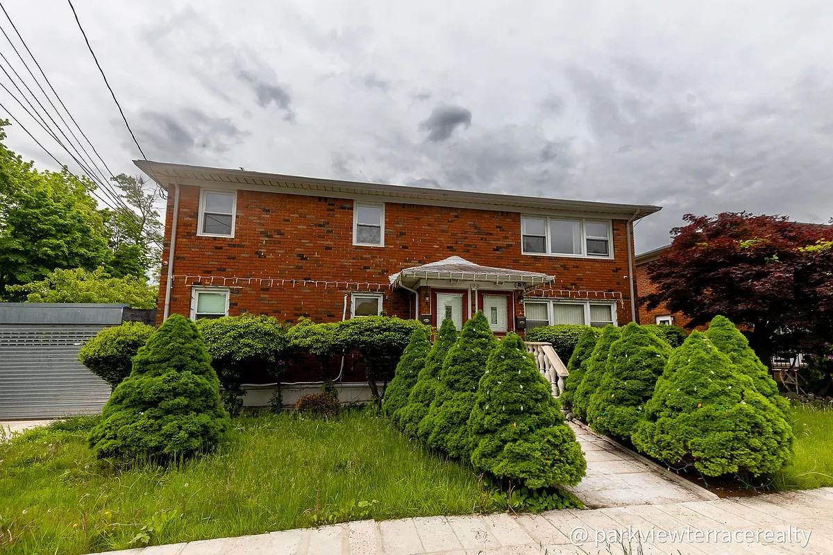 192 Raritan Ave - Photo 3 of 21