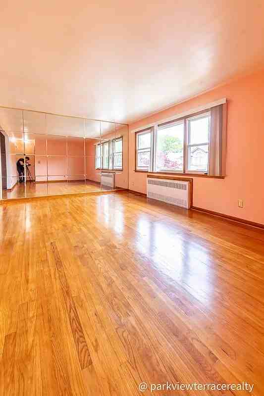 192 Raritan Ave - Photo 4 of 21