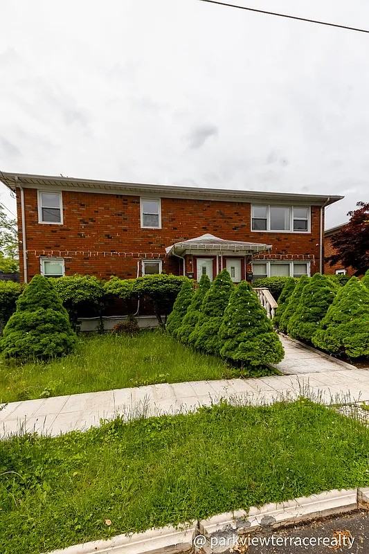 192 Raritan Ave - Photo 6 of 21