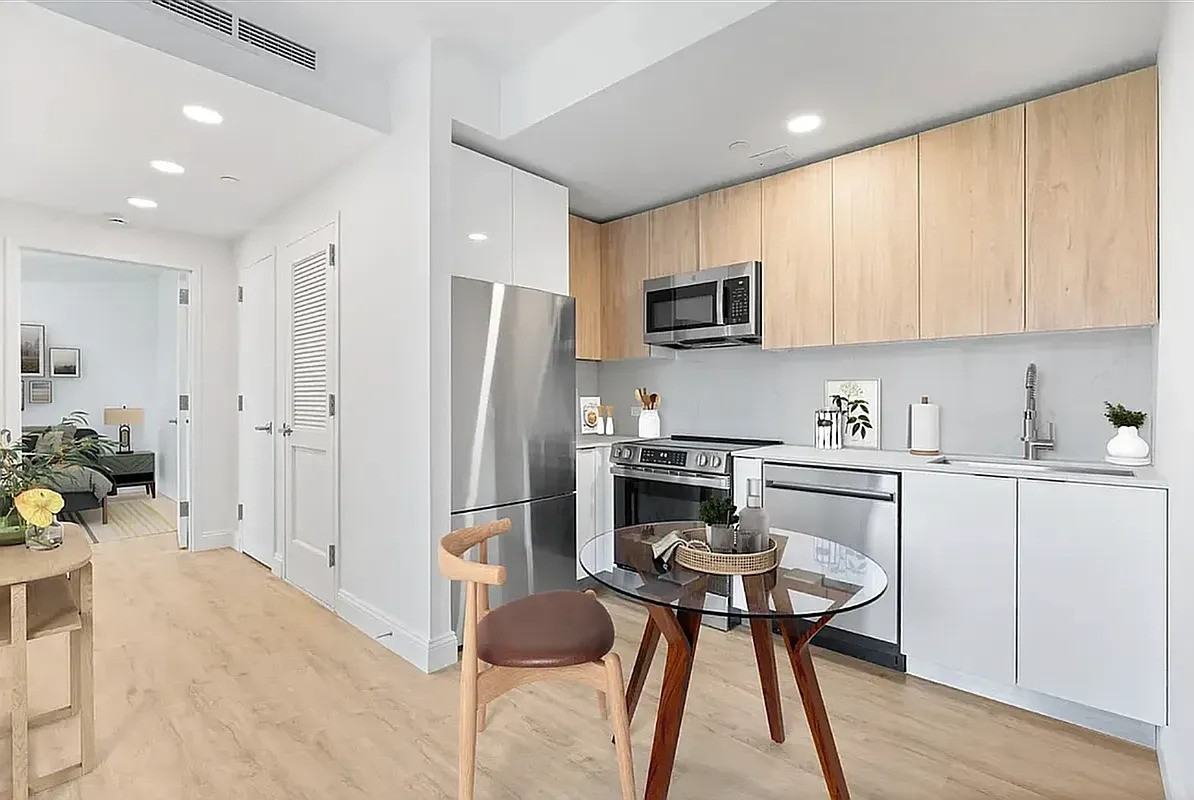 300 W 136th St - Photo 3 of 18
