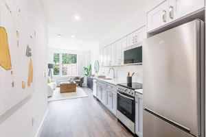featured image of 4568 Broadway