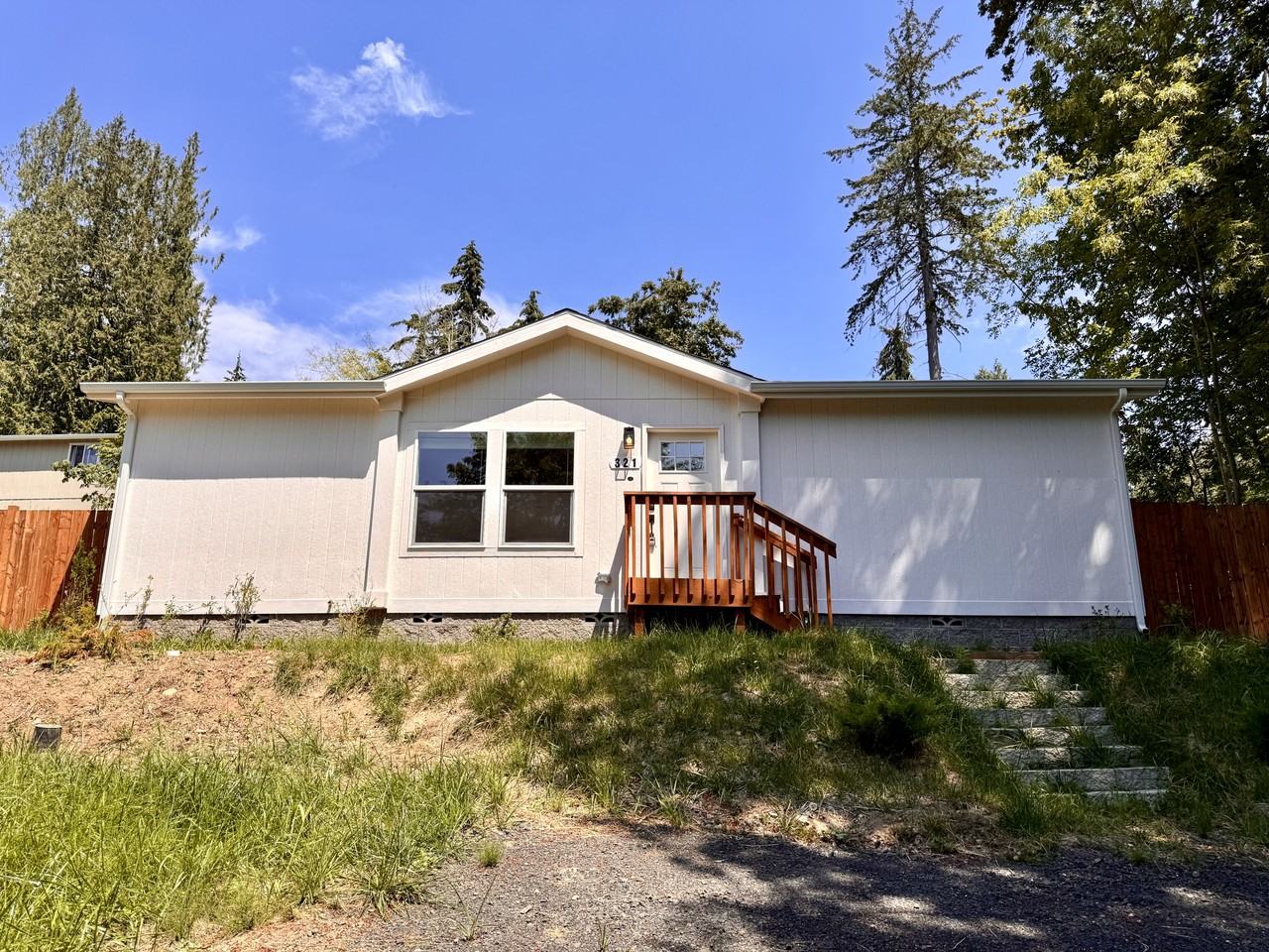 321 E Panorama Dr