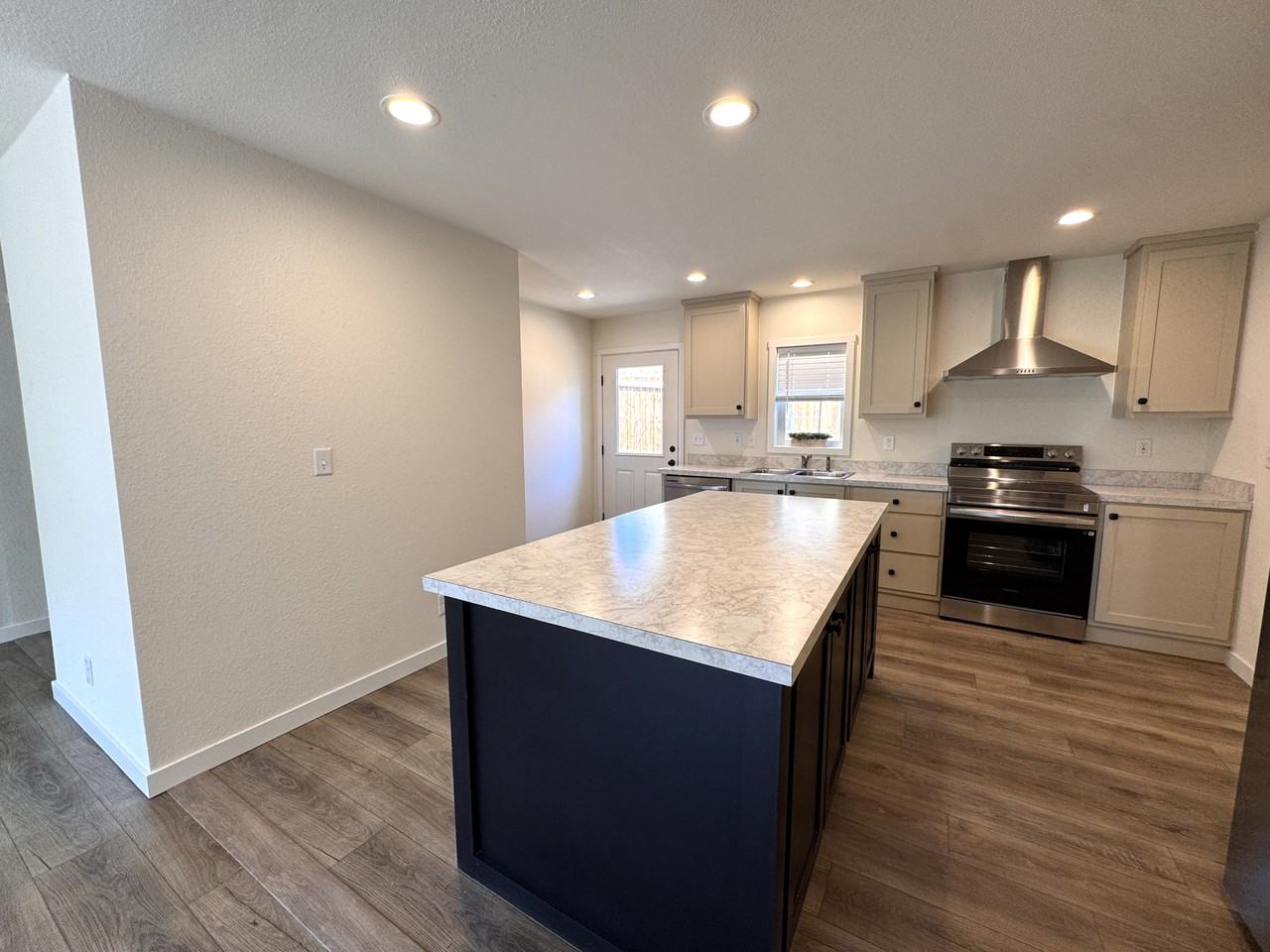 321 E Panorama Dr - Photo 4 of 15