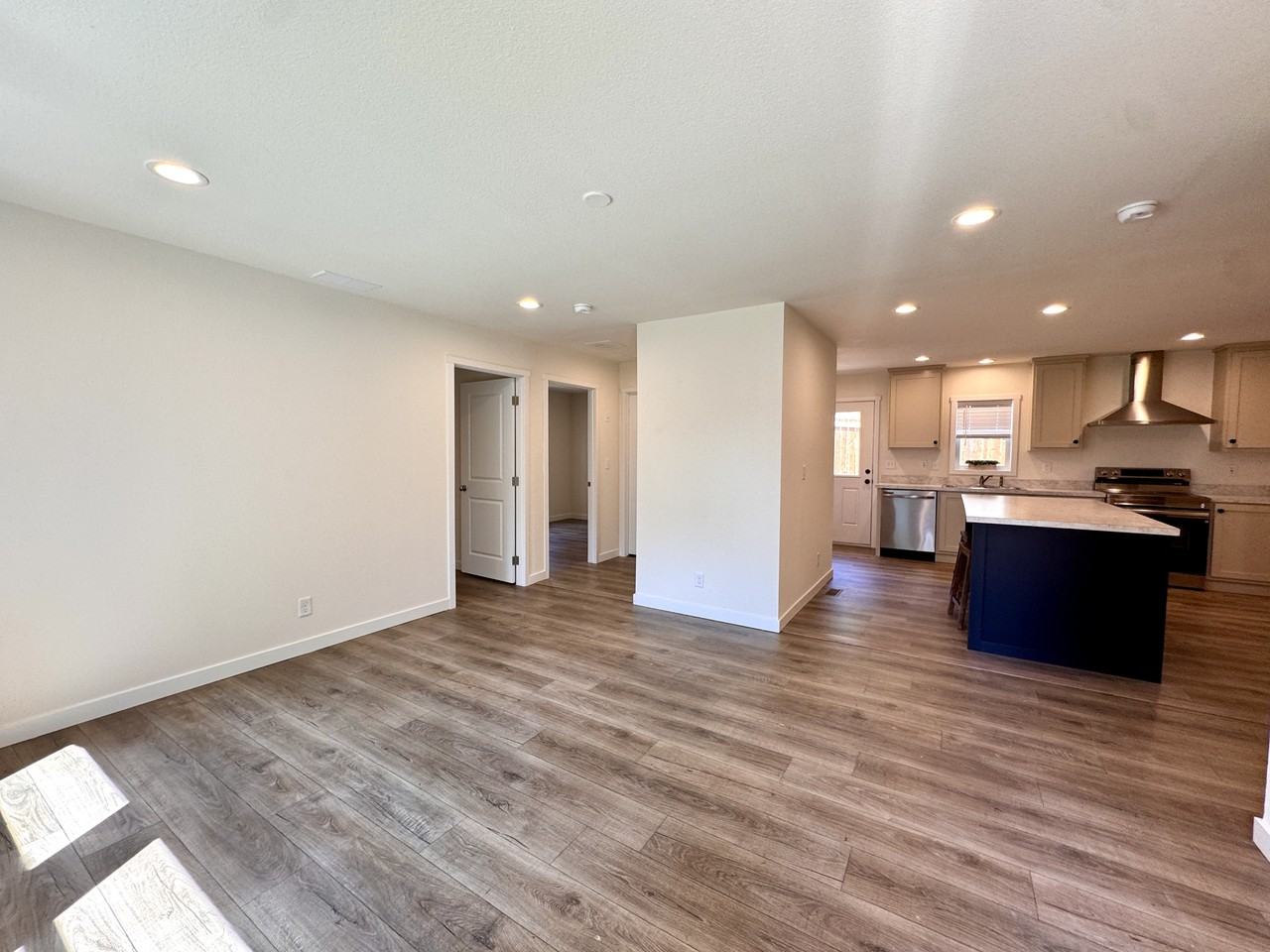 321 E Panorama Dr - Photo 5 of 15