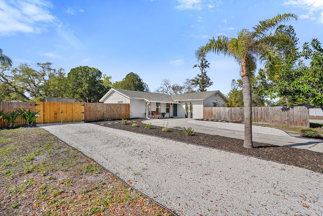 635 Melody Cir - Photo 2 of 13