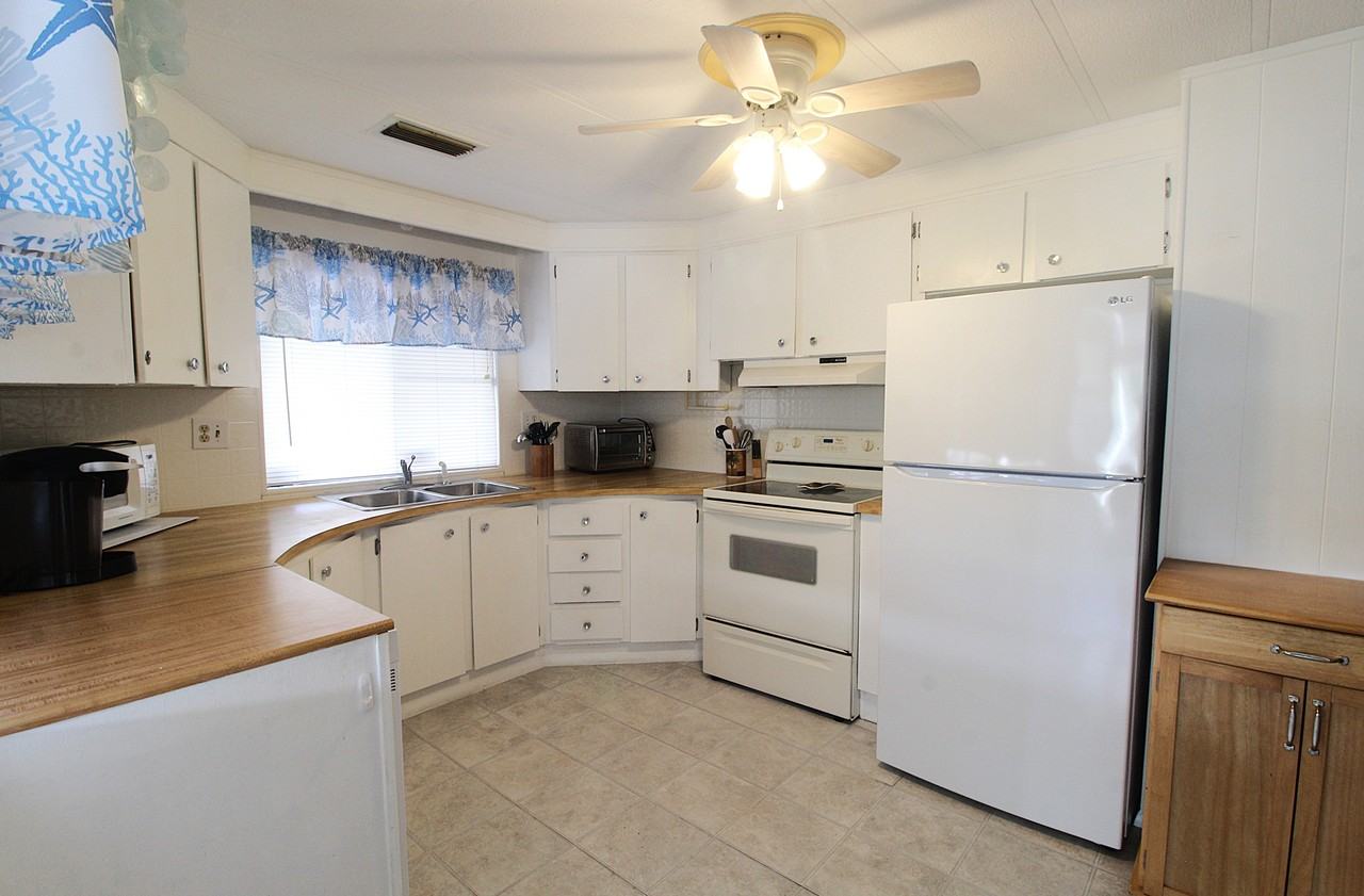 607 Cervina Dr N - Photo 4 of 31