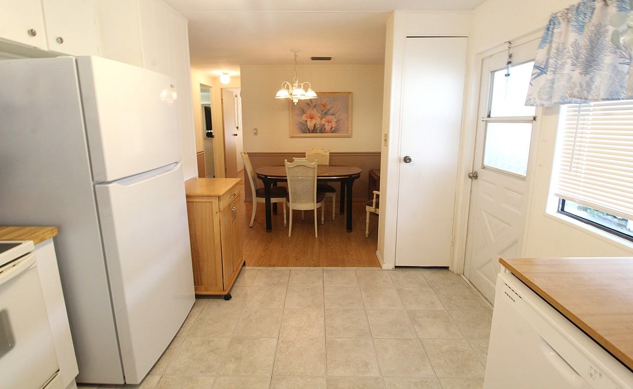 607 Cervina Dr N - Photo 6 of 31