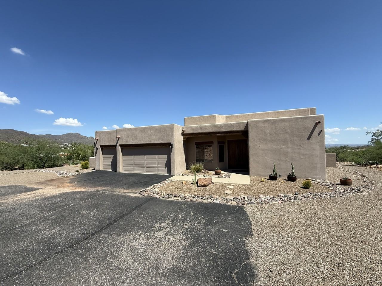 4440 W Mountain Side Dr - Photo 3 of 50