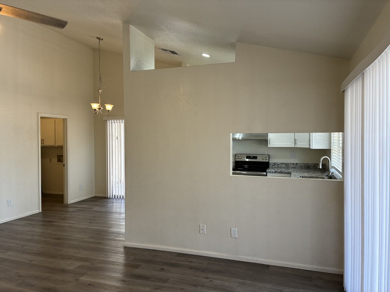 5637 W Yucca St - Photo 2 of 40