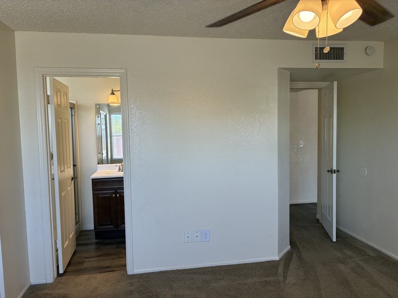 5637 W Yucca St - Photo 6 of 40