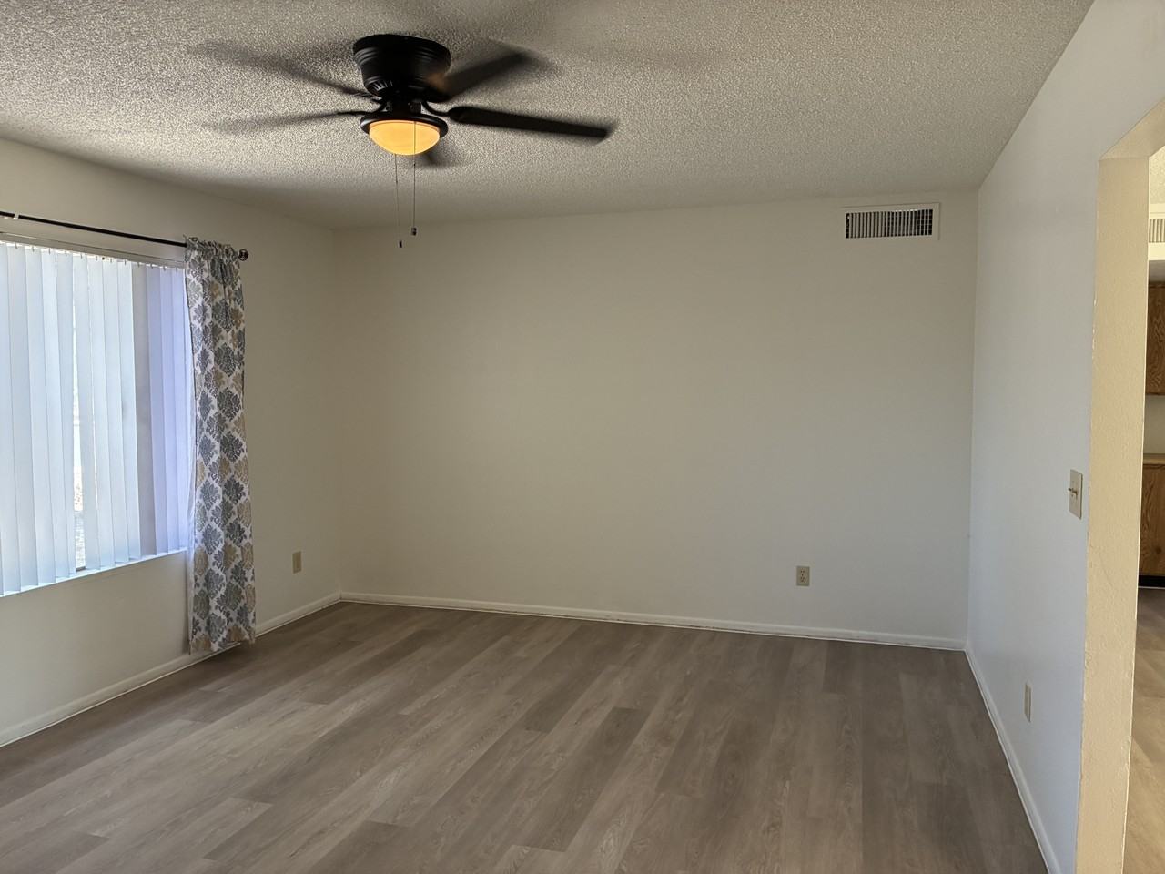 3672 W Oakland St - Photo 6 of 42