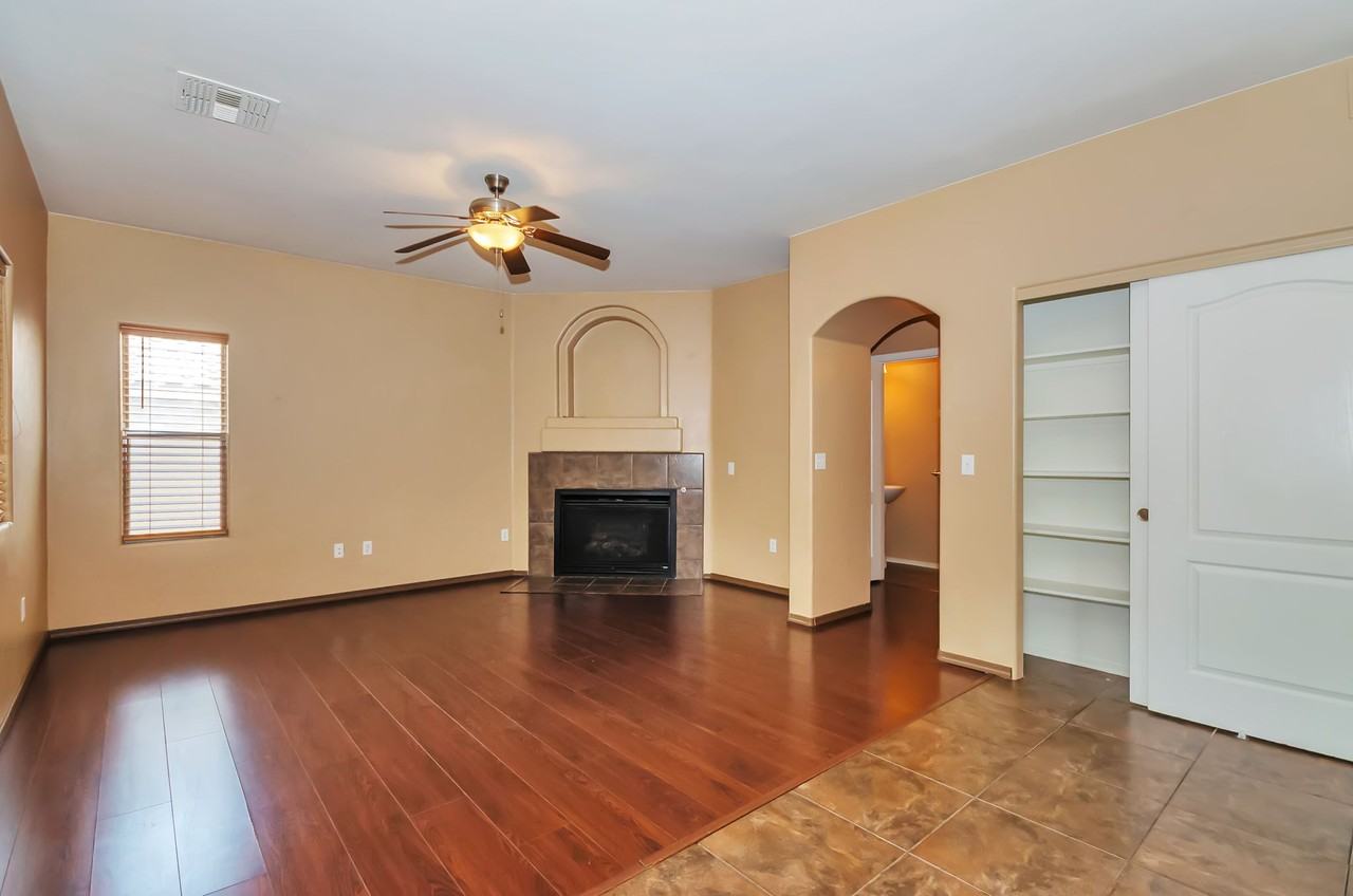 60903 E Silky Mane Dr - Photo 7 of 30