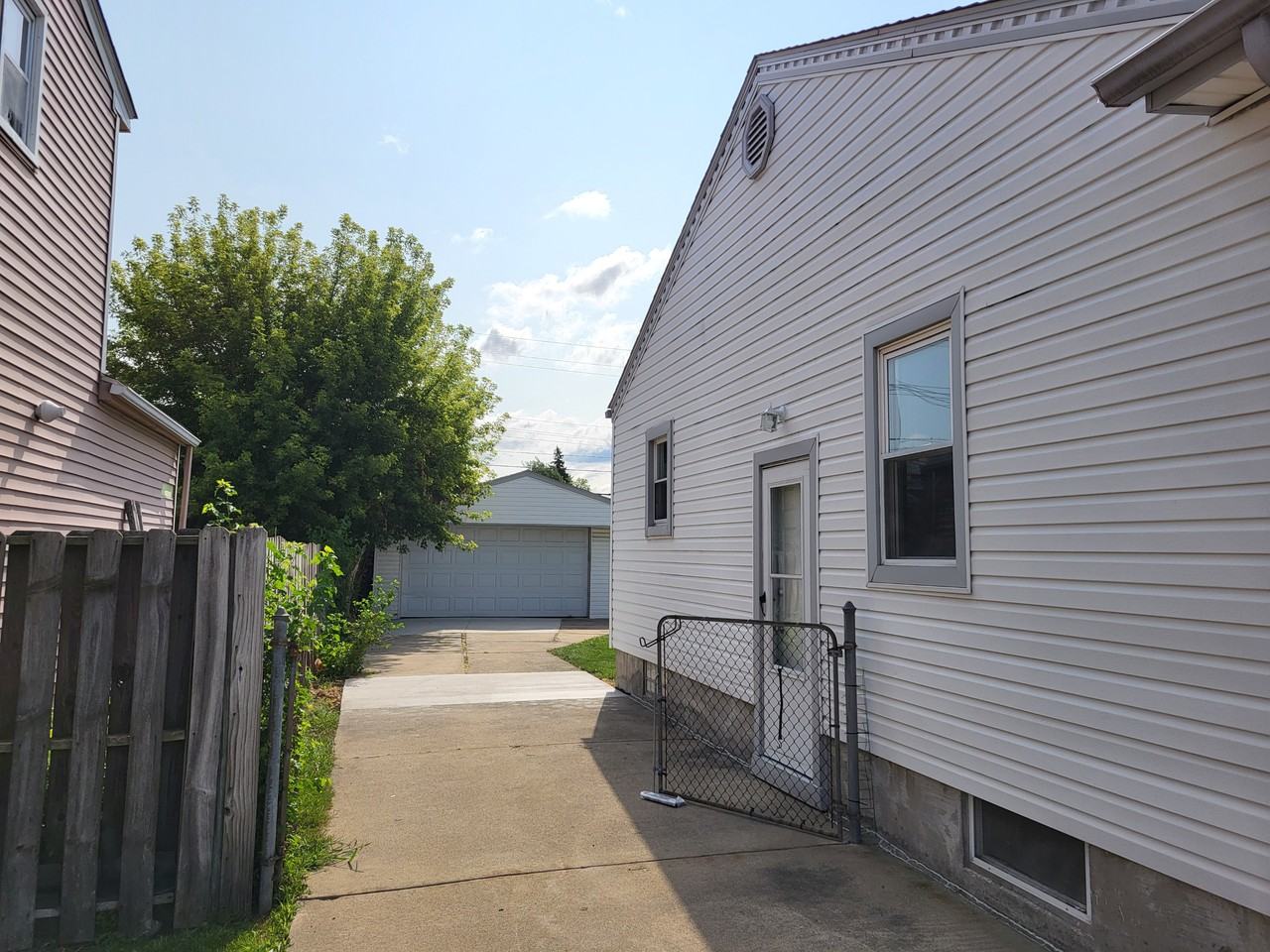 14727 Mulberry St - Photo 2 of 14